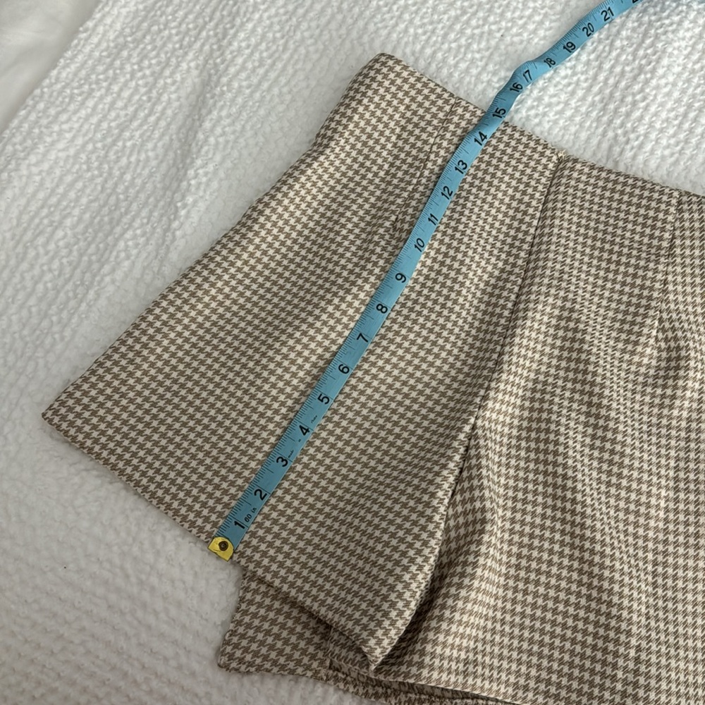 Tan/Cream Houndstooth Skort - Picture 6 of 7